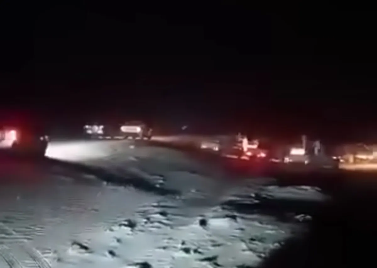 بعد اشتباكات عنيفة.. وساطة قبلية تنجح في وقف نزيف الدم بين آل حتيك وآل راشد