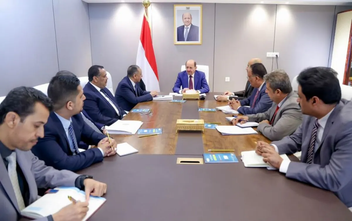 الزنداني يقود تنسيقاً حكومياً لتوحيد الإجراءات الجمركية وتعزيز بيئة الاستثمار