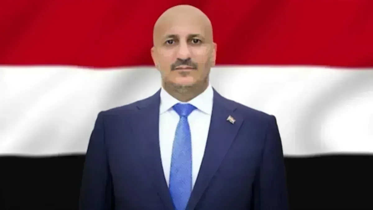 طارق صالح يجري اتصالين هاتفيين بقائدي الأولى والثالثة طوارئ