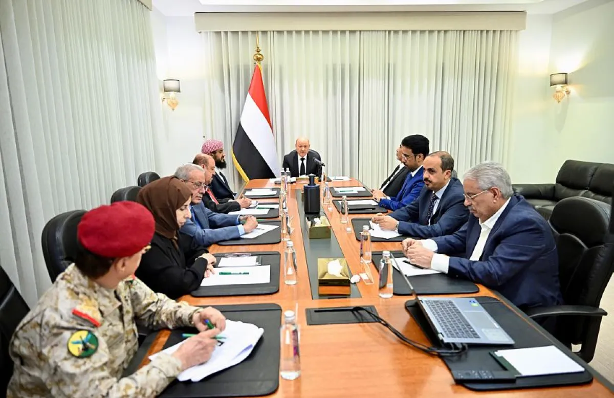 مجلس الدفاع الوطني يعقد اجتماعاً طارئاً ويرفع الجاهزية العسكرية والأمنية ويقر الرد الحازم على تصعيد الحوثيين