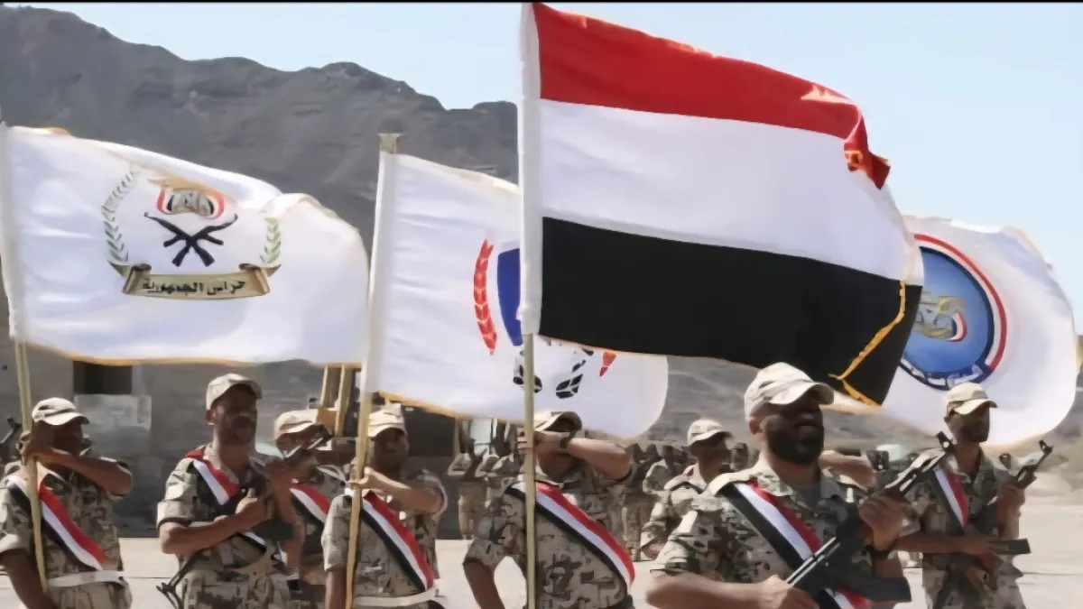 مصدر عسكري لسكان المخا: لا داعي للهلع.. الدفاعات تتعامل مع الأهداف المعادية بيقظة عالية