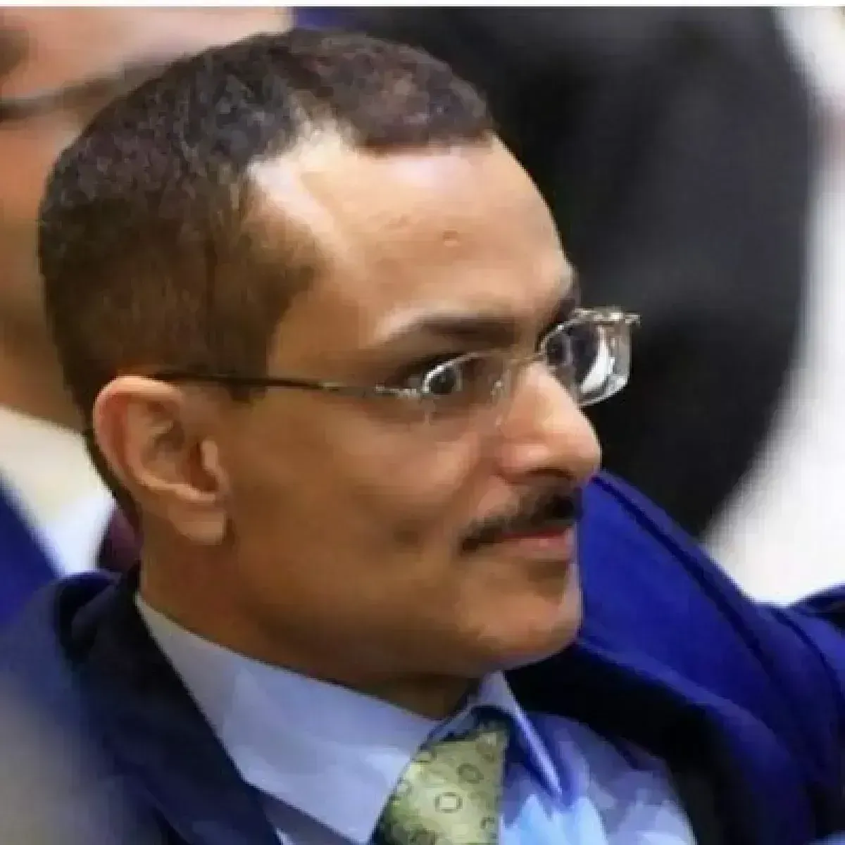 من قال حقي تغلَّبْ  ومن تعلّى وثَبْ