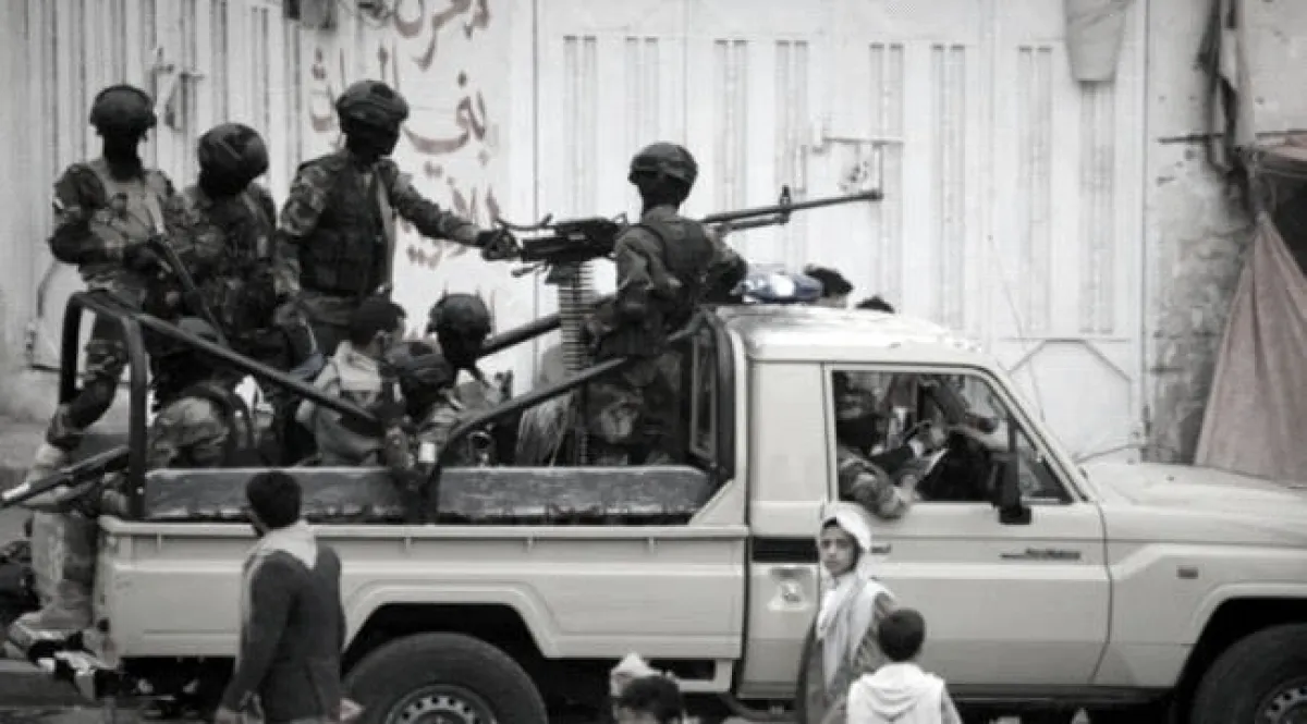 الحوثيون يعيدون توزيع قياداتهم ومراكز الإدارة والسيطرة تحسباً لضربات عسكرية.. فنادق ومخابئ وأنفاق