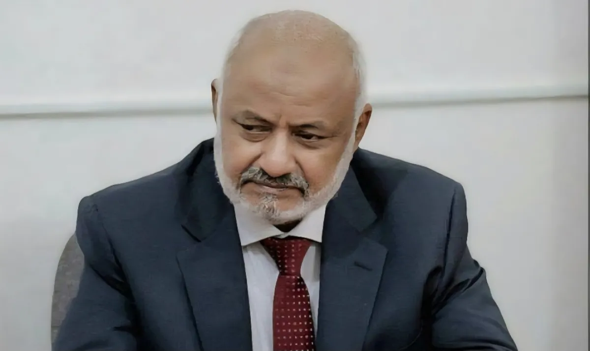 محافظ الحديدة: استهداف ميناء المخا يكشف نهج الحوثيين المرتبط بالحرس الثوري الإيراني واستهتارهم بالقانون الدولي