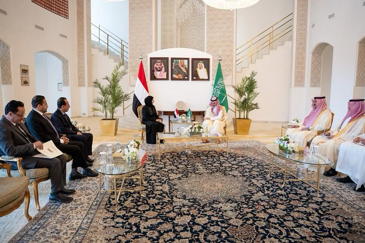 اليمن والسعودية يبحثان تعزيز الشراكة ومواجهة تهديدات الحوثيين