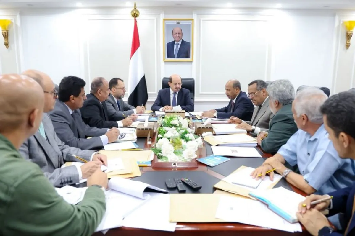الحكومة تبحث إصلاحات جذرية للكهرباء ومعالجة اختلالات الغاز المنزلي