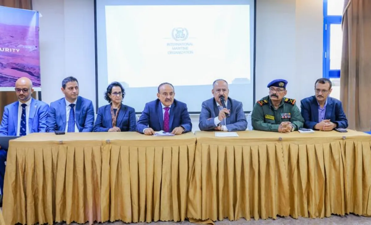 هجمات مليشيا الحوثي على المخا تدفع الحكومة لتسريع تشكيل اللجنة الوطنية للأمن البحري هجمات مليشيا الحوثي على المخا تدفع الحكومة لتسريع تشكيل اللجنة الوطنية للأمن البحري