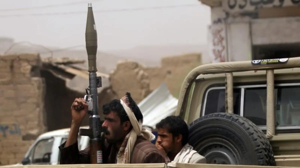 نزيف الجبهات وأزمة التجنيد.. الحوثيون يصعدون التحشيد القسري ويستهدفون الأطفال والطلاب