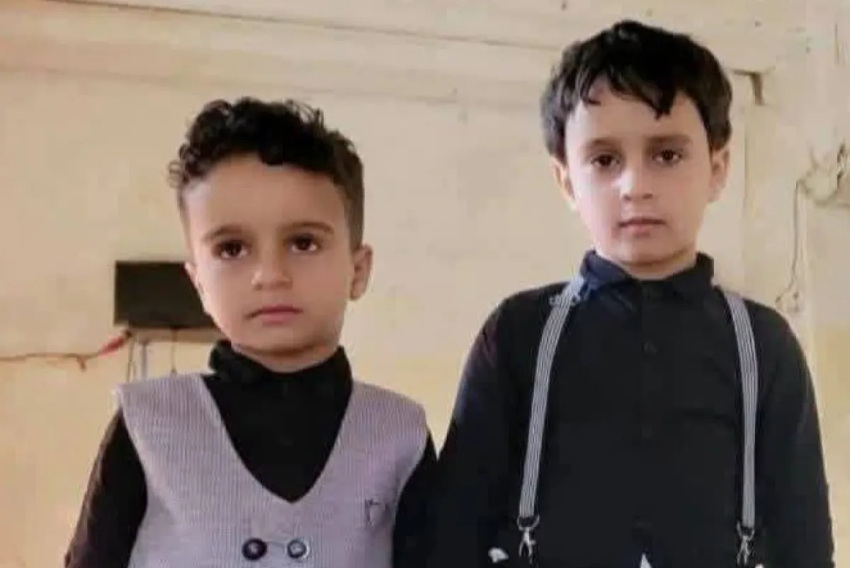 طقم حوثي يدهس طفلين شقيقين أمام مدرستهما في ريدة بعمران
