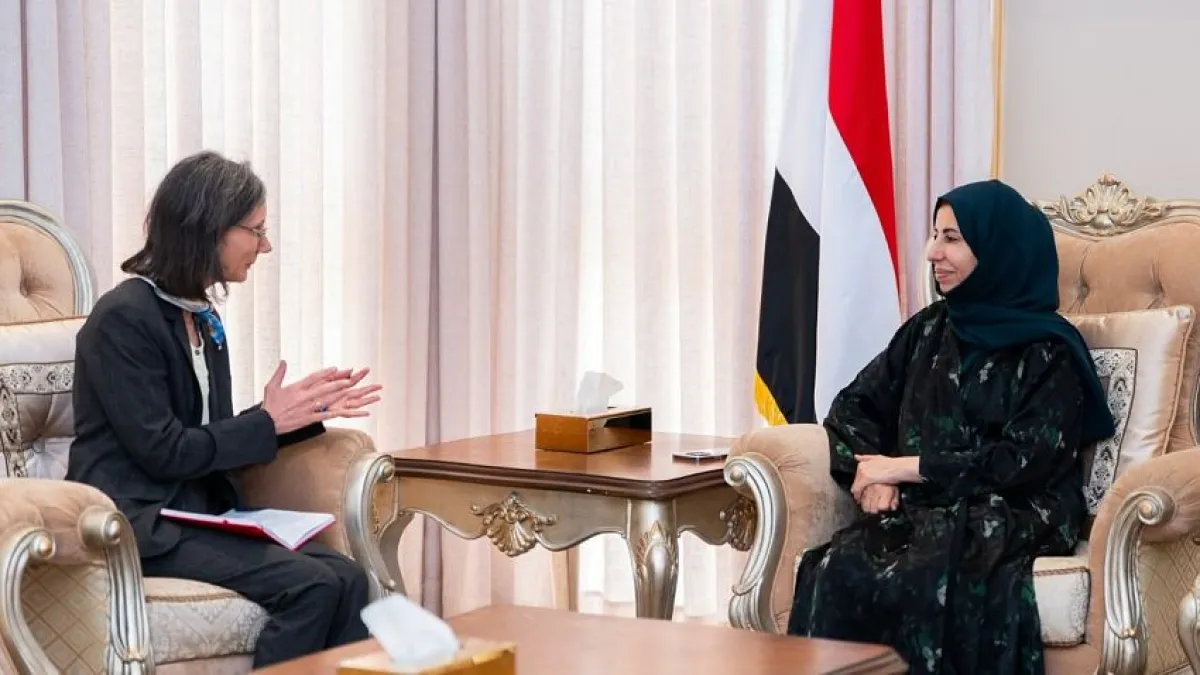 الزوبة تبحث مع سفيري أستراليا وفرنسا التصعيد الحوثي وتهديدات الملاحة في البحر الأحمر