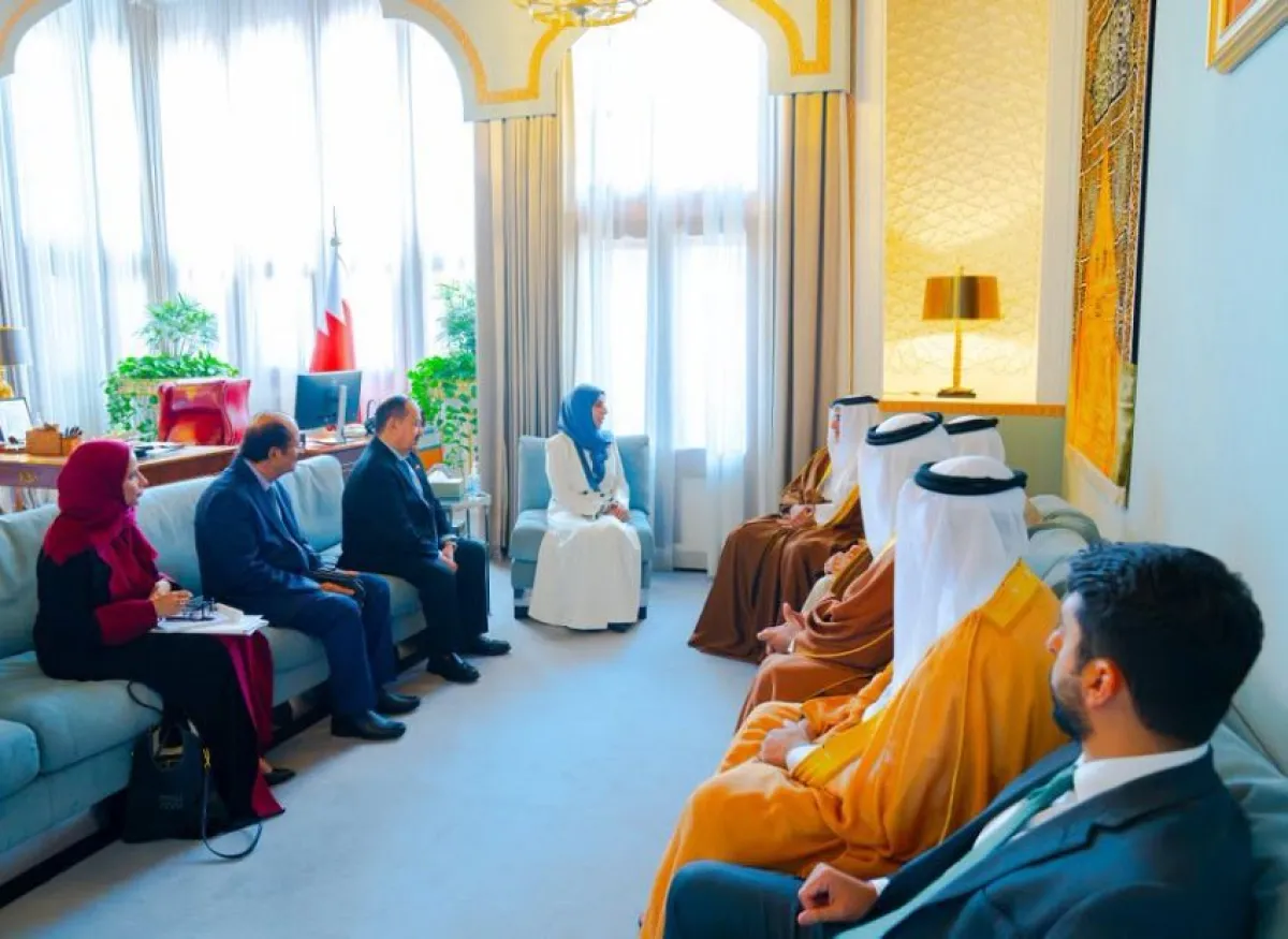 الزوبة تبحث في البحرين تعزيز الدعم لليمن وأمن البحر الأحمر وباب المندب