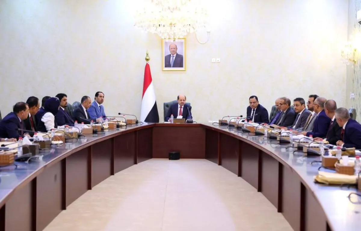 مجلس الوزراء: استهداف الحوثيين لميناء المخا والمنشآت الحيوية نهج متعمد لضرب الاقتصاد الوطني