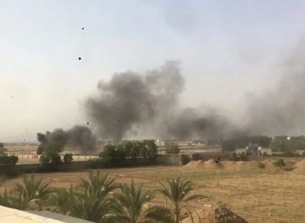 قصف حوثي يستهدف قرية سكنية جنوب الحديدة ويصيب امرأة مسنة وطفلاً