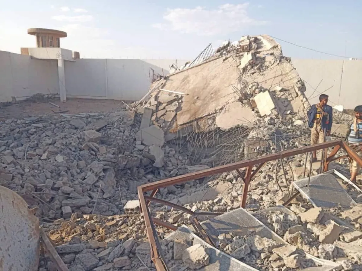 الشبكة اليمنية للحقوق والحريات ترصد تفجير مبنى السجن المركزي في مدينة الحزم بالجوف وتحذر من مصير المحتجزين