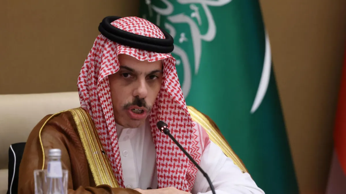 وزير الخارجية السعودي: الحوثي فتح على نفسه باباً لا يحتمله