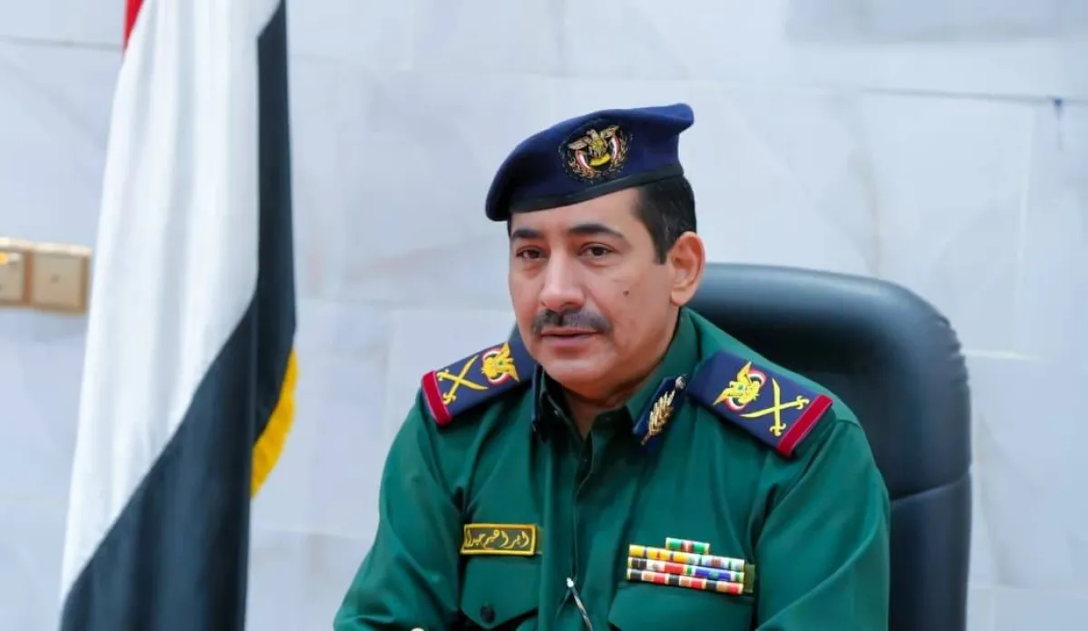 وزير الداخلية اليمني: خبراء في «الحرس الثوري» يعملون على بناء منشآت مرتبطة بالصواريخ والقوارب الموجهة