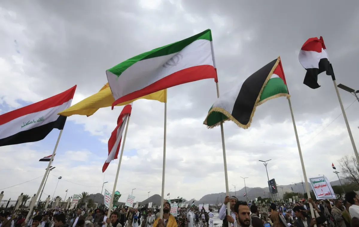 مقتل 6 خبراء وفقدان آخرين.. بيانات التعمق الإيراني في إدارة وتسليح معركة الساحل الغربي والحرب في اليمن