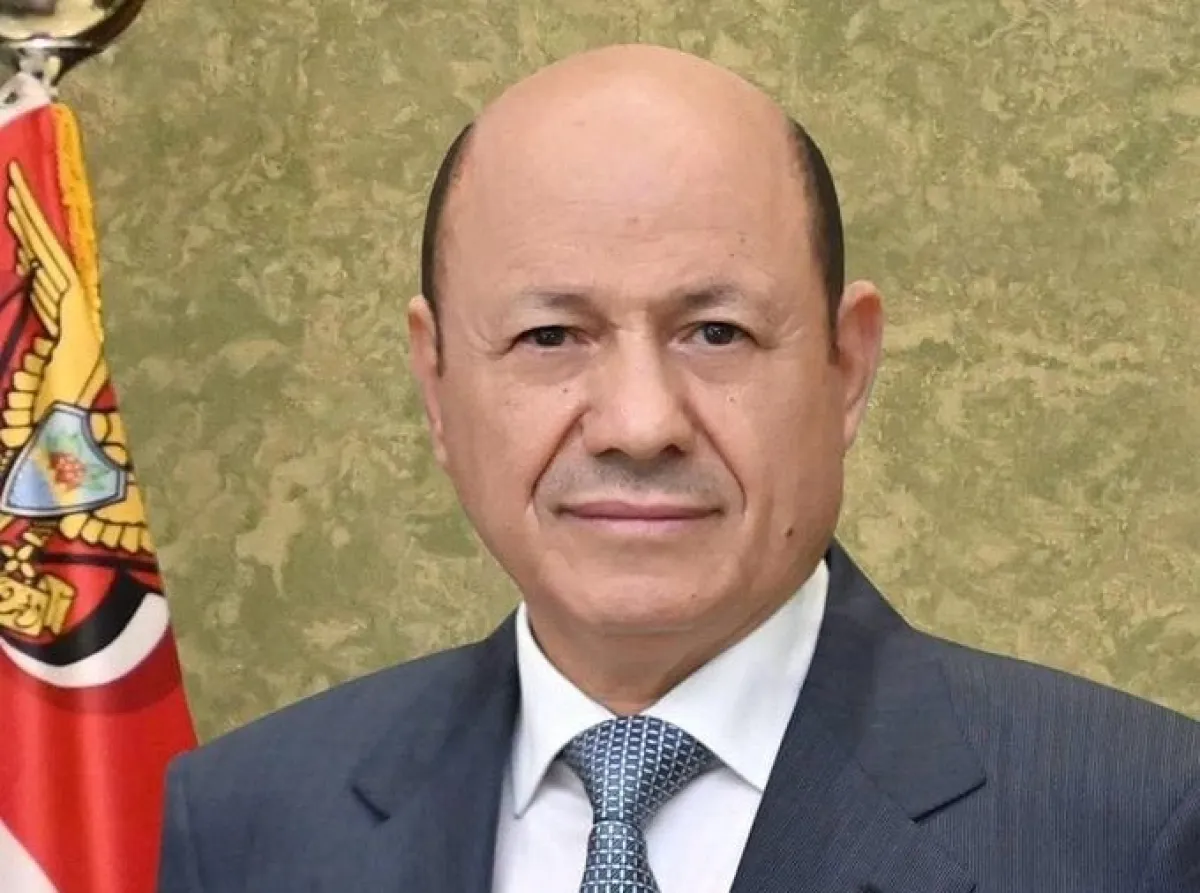 رئيس مجلس القيادة يجري مشاورات موسعة بشأن تطورات الأوضاع الميدانية في محافظة تعز