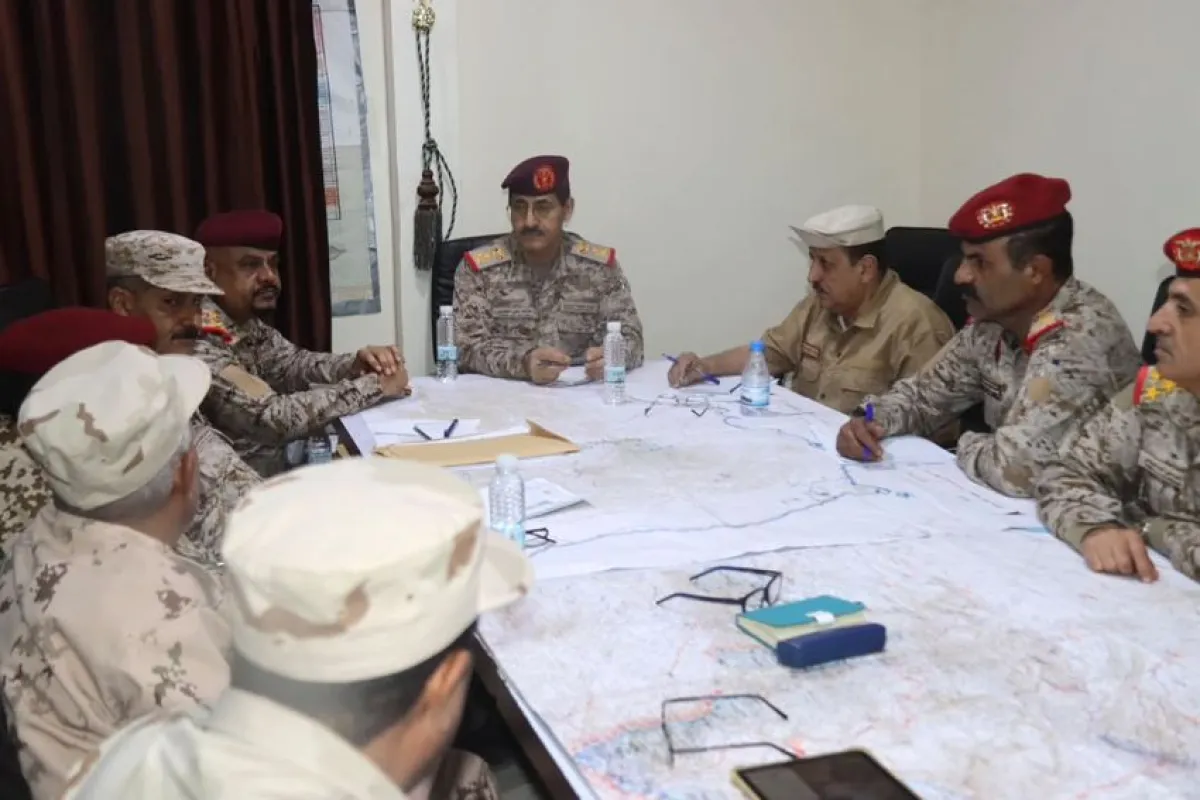 العقيلي: تعزيز التكامل بين القوات المسلحة ضرورة لتحقيق أهداف عملية «فجر اليمن»