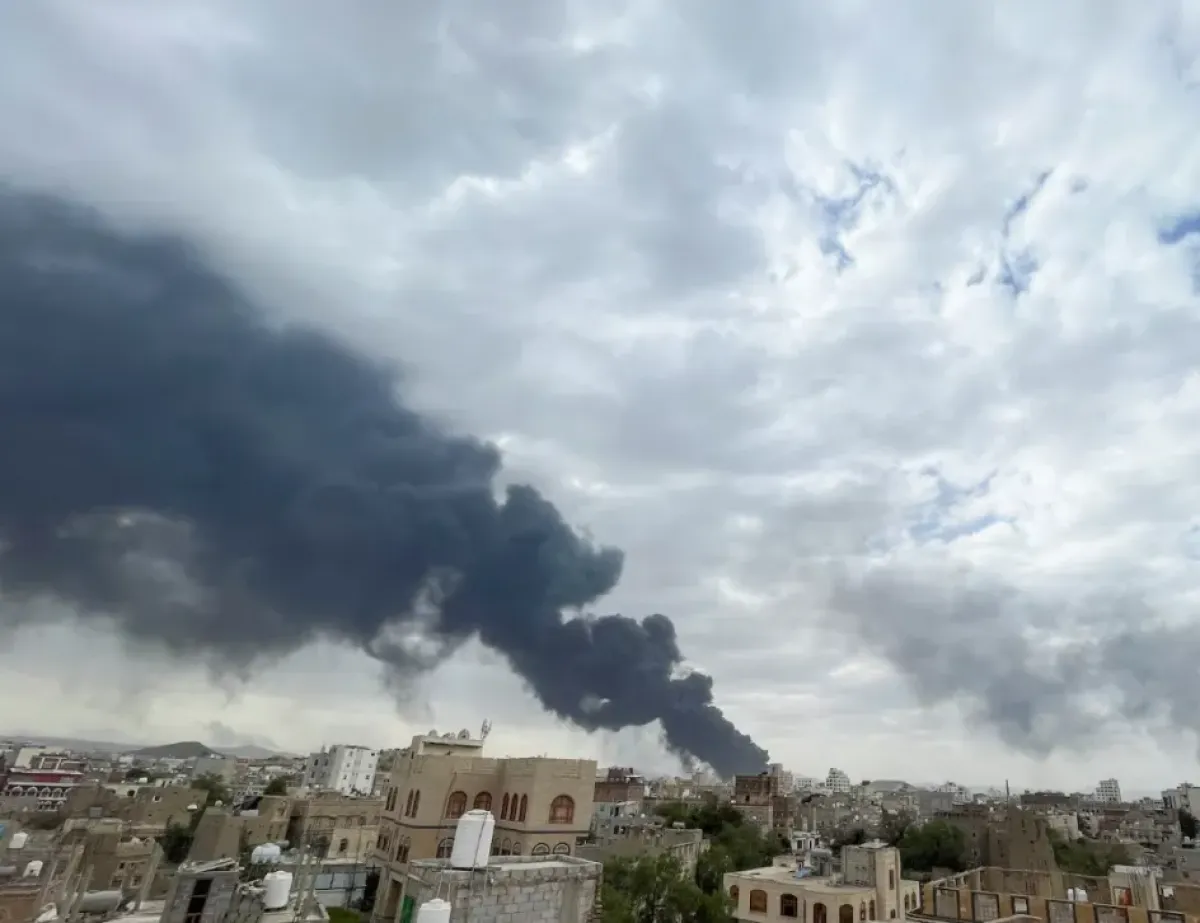56 على الأقل يعملون بمعية إيرانيين.. هل قُتل خبراء أجانب في الضربات الأخيرة على صنعاء؟