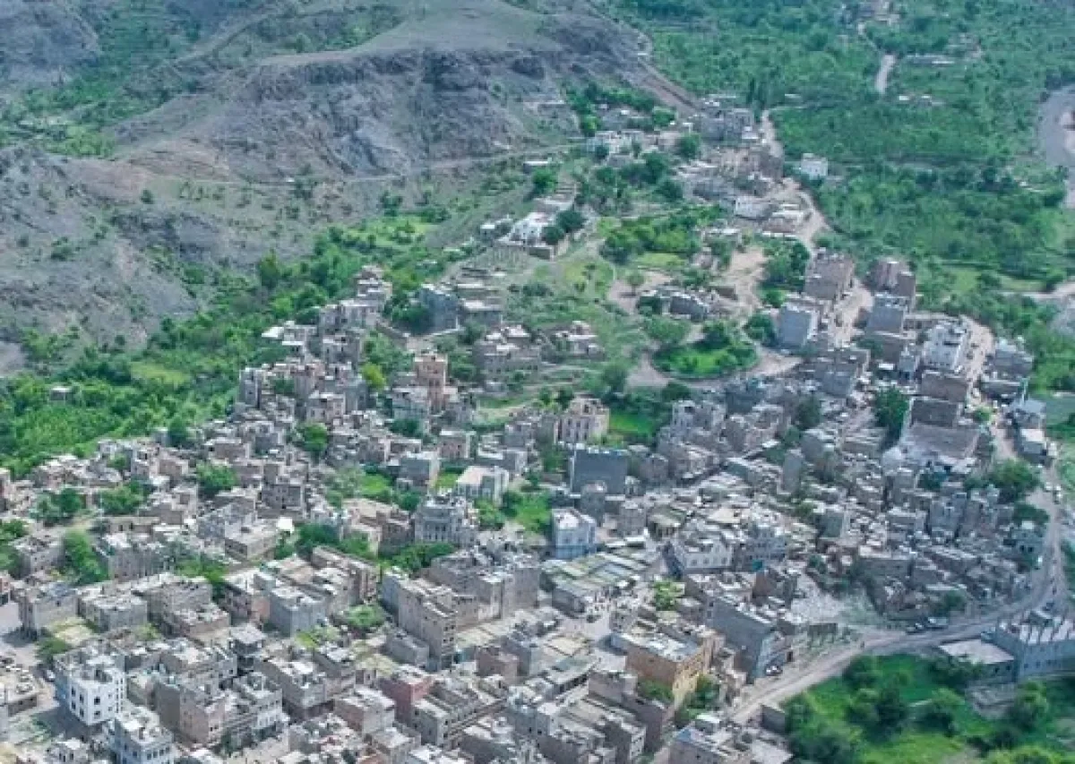 كمينان محكمان يوقعان مجموعات حوثية بين قتيل ومحاصر في المسراخ والأقروض بريف تعز (أولي)