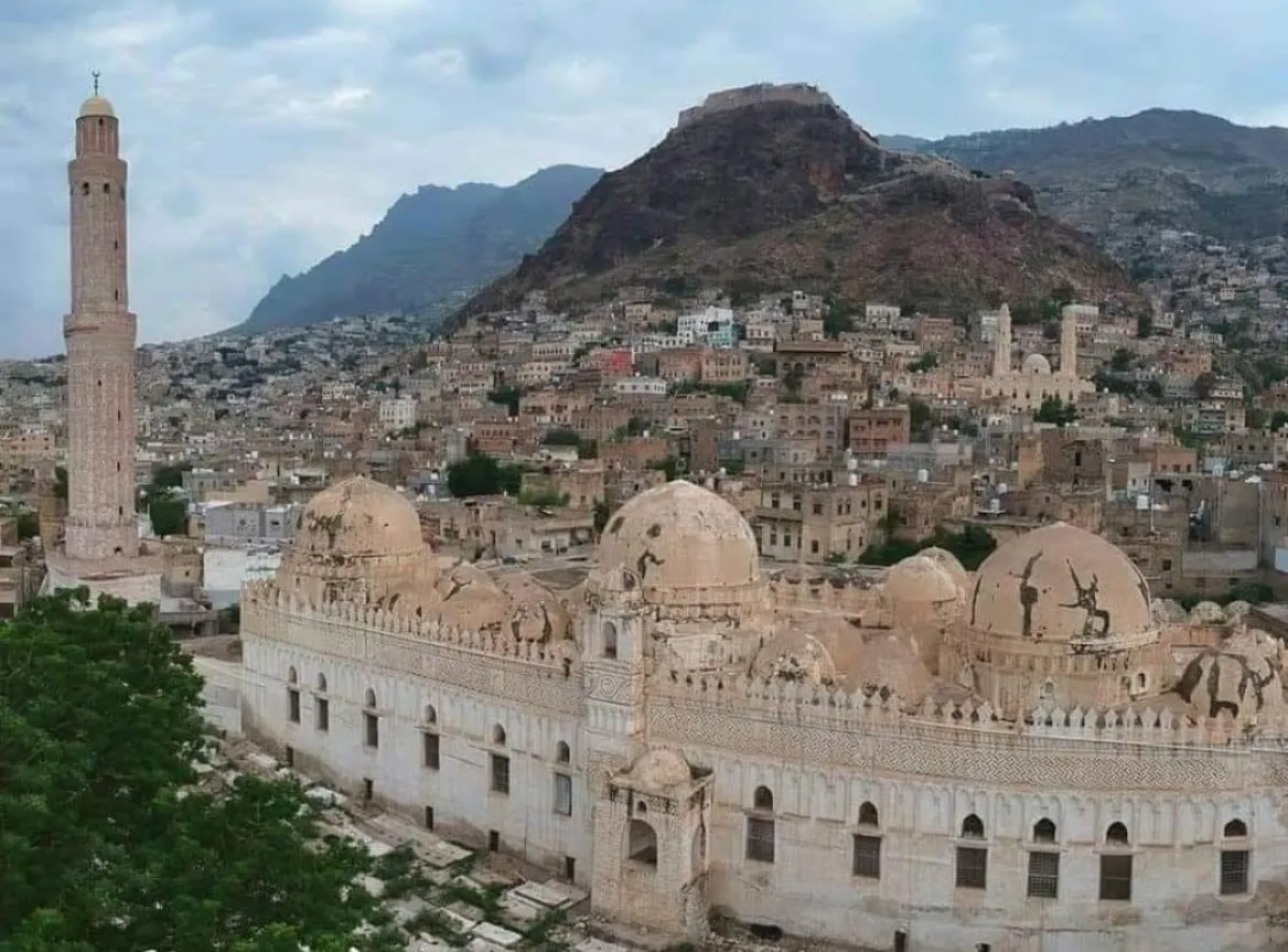 جمعة تعز.. منبر المظفر يؤذن بخلاص اليمن كتفا بكتف مع السعودية