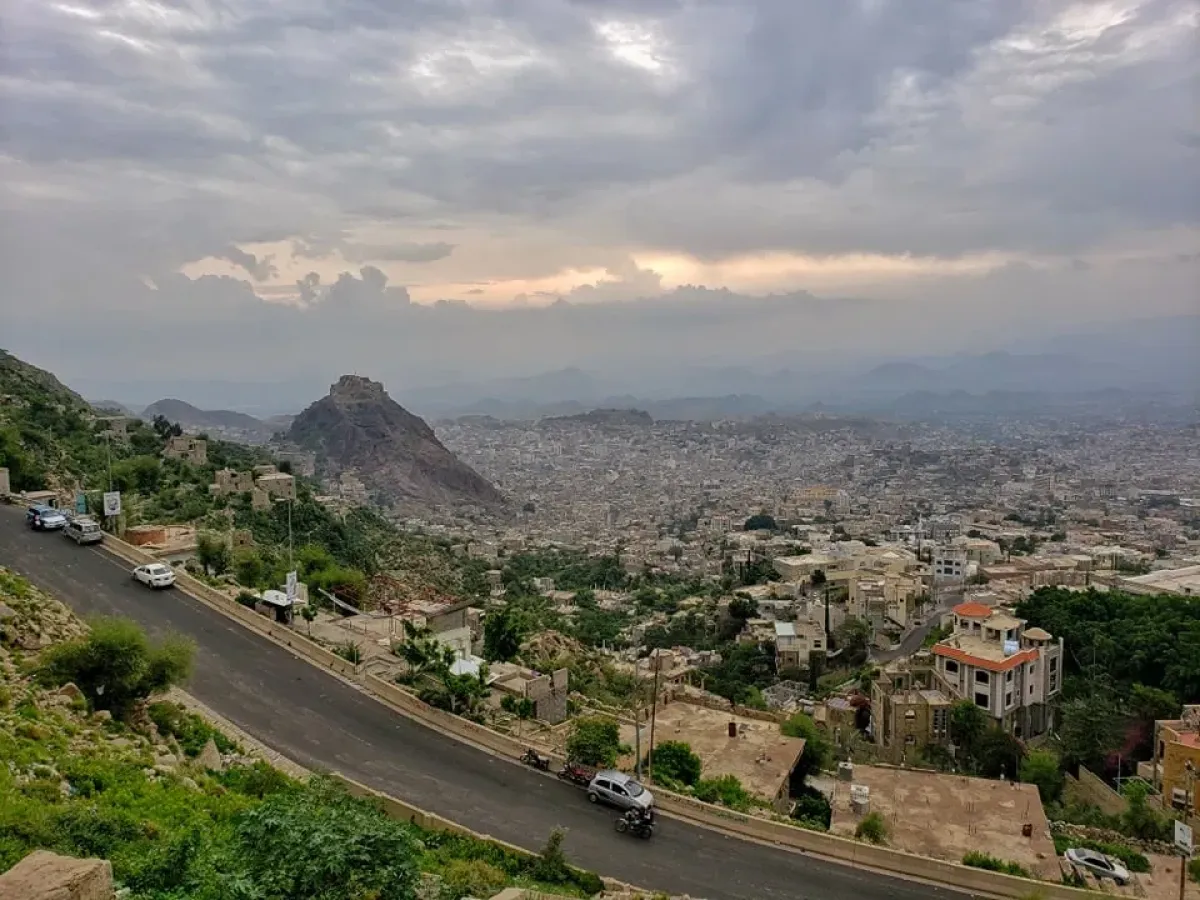قالت وزير ة الخارجية إن مليشيا الحوثي وسعت نطاق الحصار على تعز