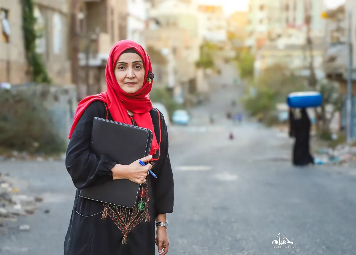 القاضي إشراق المقطري تترافع عن تعز: إنها مسؤولية الدولة... وكفى بيانات