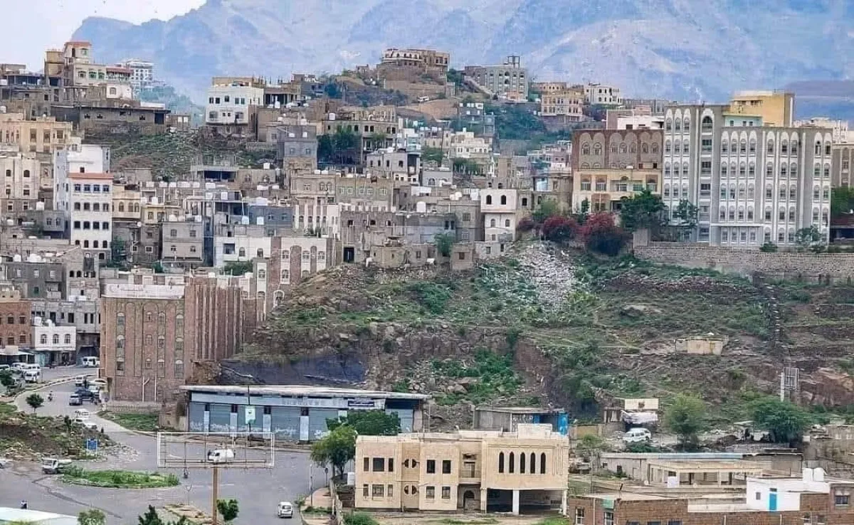 إصابة مواطنين جراء اعتداءات مليشيا الحوثي في عصيفرة ومدينة تعز
