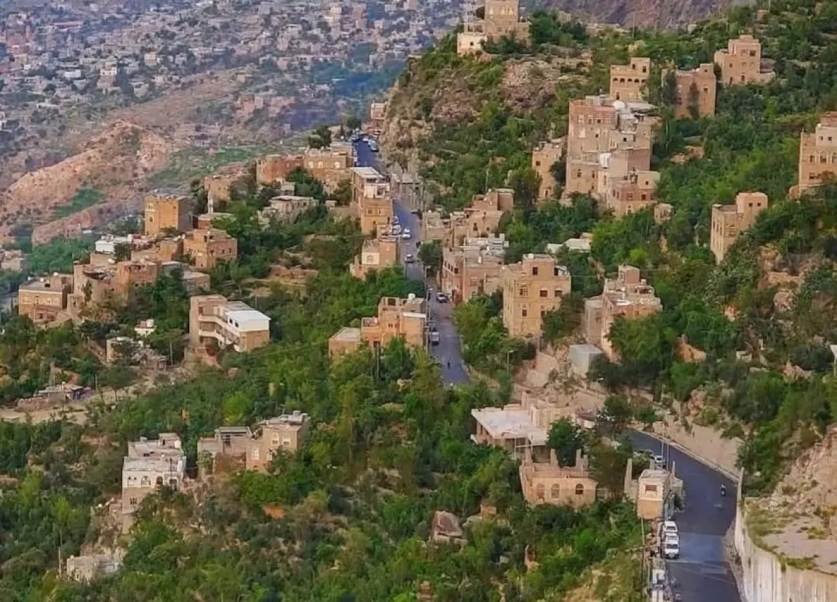 استشهدت مواطنة وأصيبت امرأة وطفل و3 آخرون بقصف وقنص حوثي بتعز