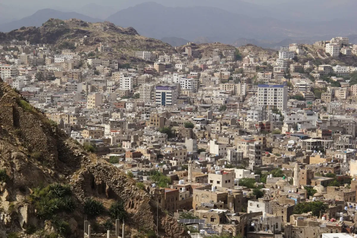 تعز تواجه القصف والحصار وحرمان السكان من المياه: توثيق 170 انتهاكاً حوثياً خلال يومين