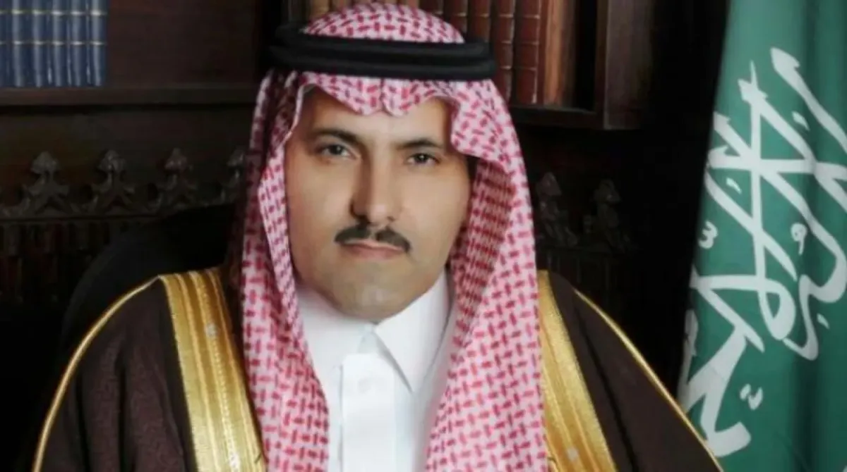 السفير السعودي: تعز تختصر مأساة اليمن.. حصار حوثي يحرم المدنيين من الغذاء والدواء والمملكة ماضية في دعم الشرعية