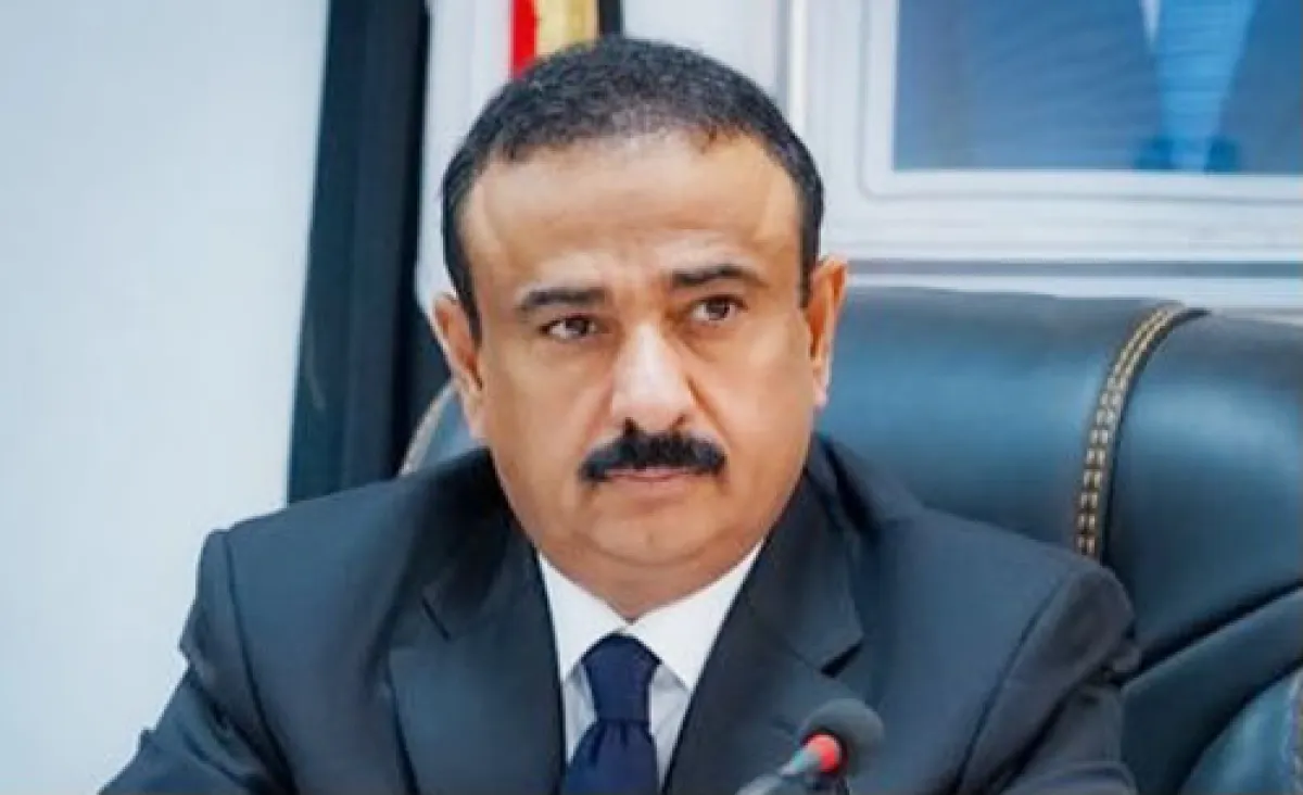 محافظ شبوة يدين هجوم القاعدة في خورة ويؤكد مواصلة ملاحقة العناصر الإرهابية