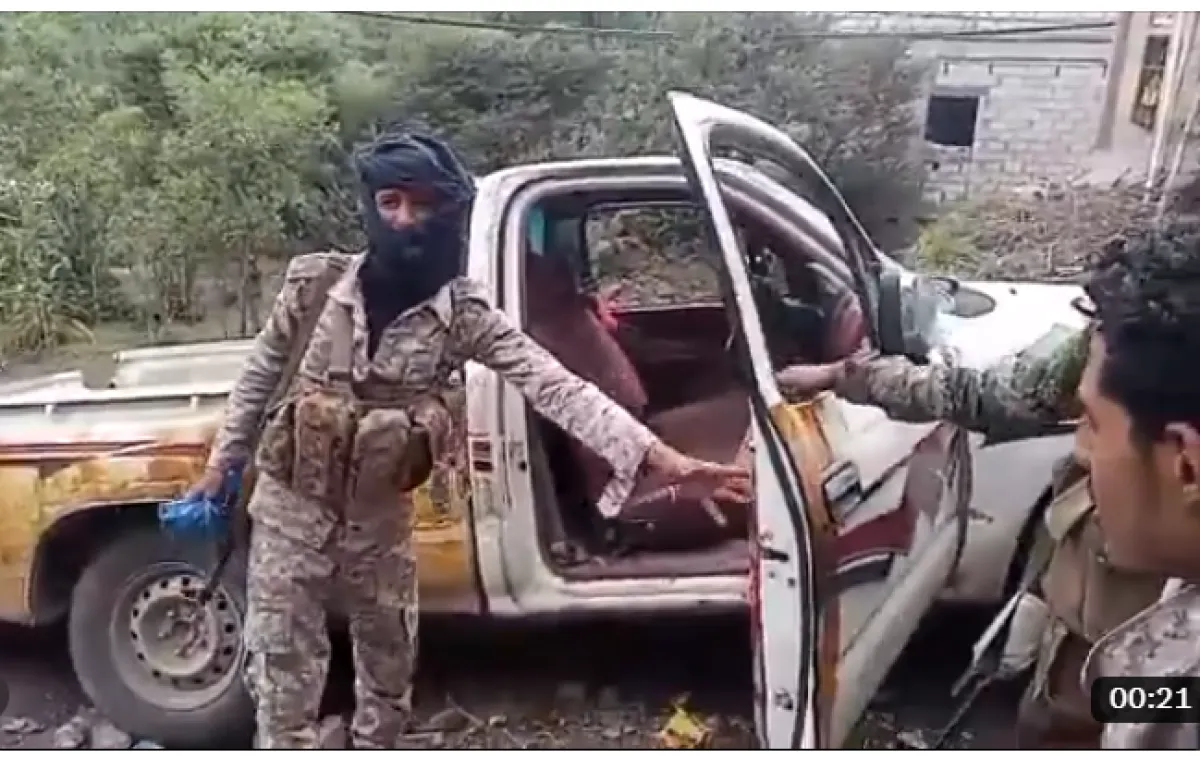 فيديو: مصرع القيادي والمشرف الحوثي محمد الدرب "صاحب الهايلوكس" وآخرين في صَبِر بتعز (فيديو)