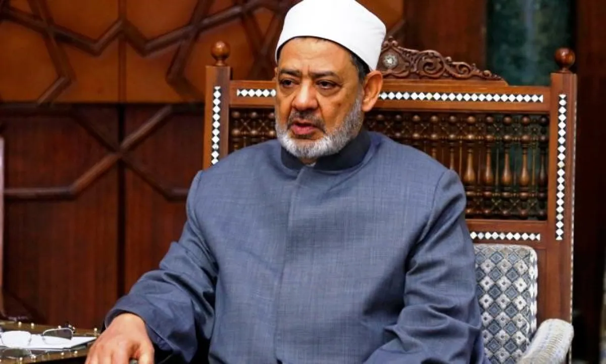 سفارة اليمن بالقاهرة تدعو الأزهر إلى حشد الجهود لإنهاء حرب الحوثيين واستعادة مؤسسات الدولة