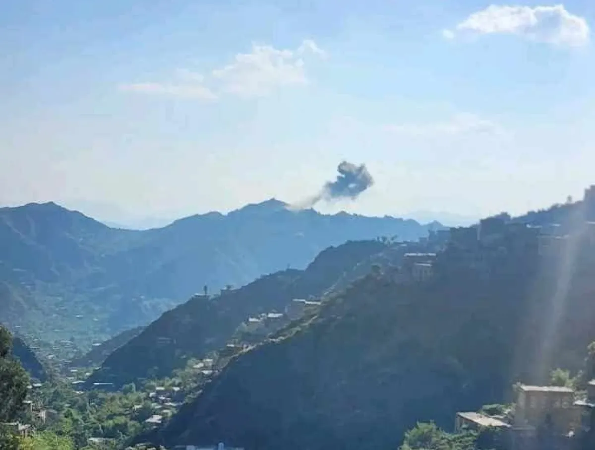 غارات جوية استهدفت تمركزات ومواقع حوثية في المسراخ والأقروض وجبل حبشي