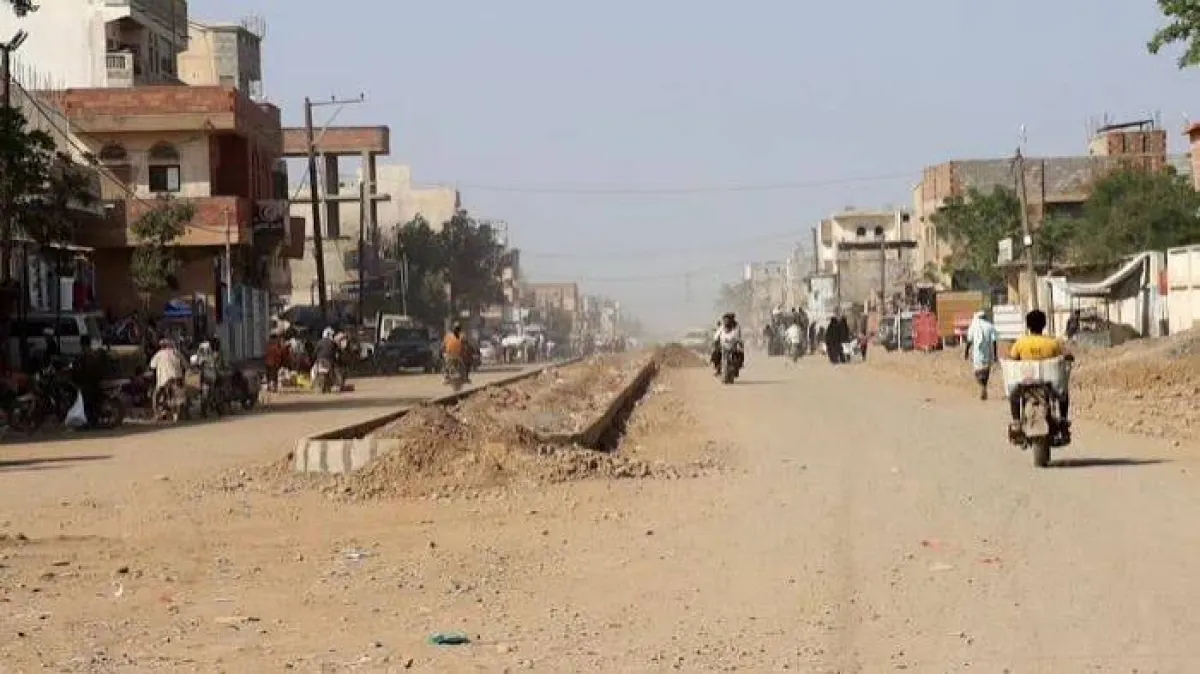 الحوثيون يختطفون مواطناً في حيس ويعذبونه ثلاثة أيام بسبب شكواه من الجوع